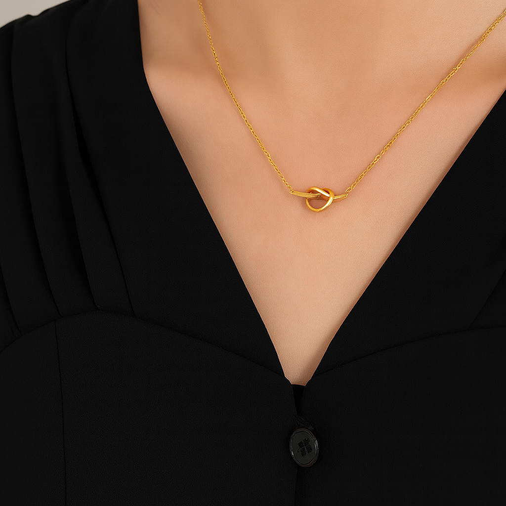 Knot Necklace – 18K Gold Stainless Steel