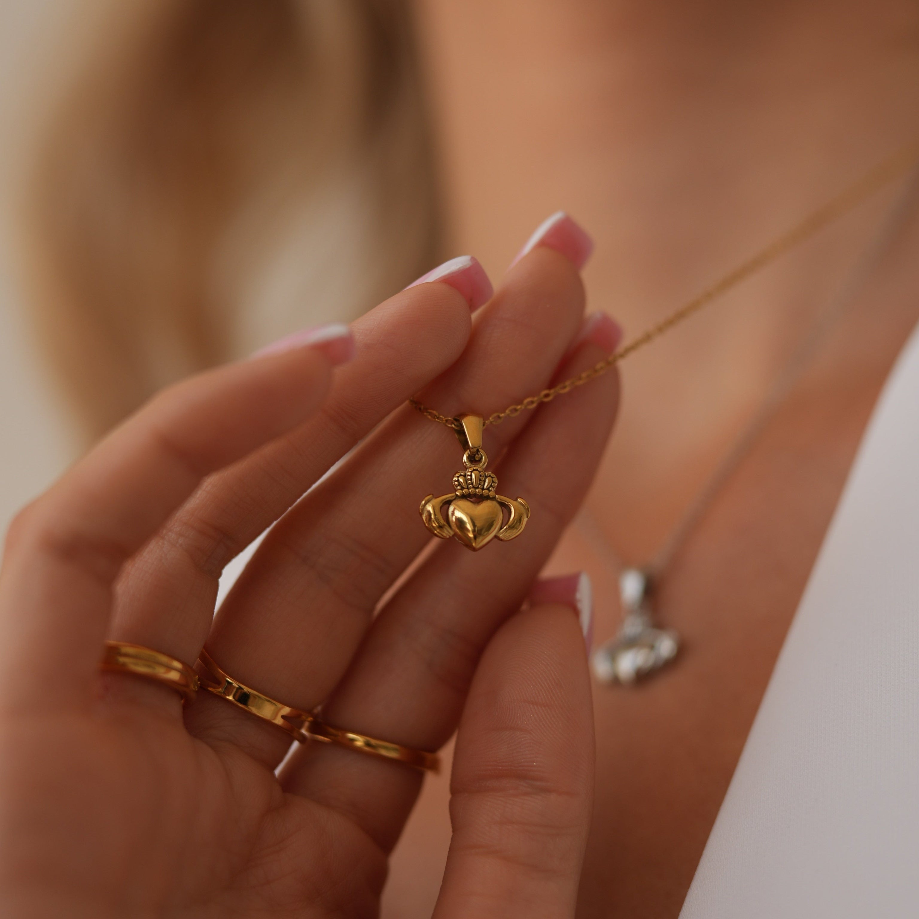 Collana Claddagh – Placcata in Oro 18K Simbolo di Amore, Fedeltà e Amicizia